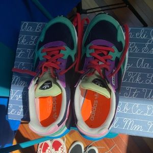 RETRO ADIDAS COLORBLOCK SNEAKERS